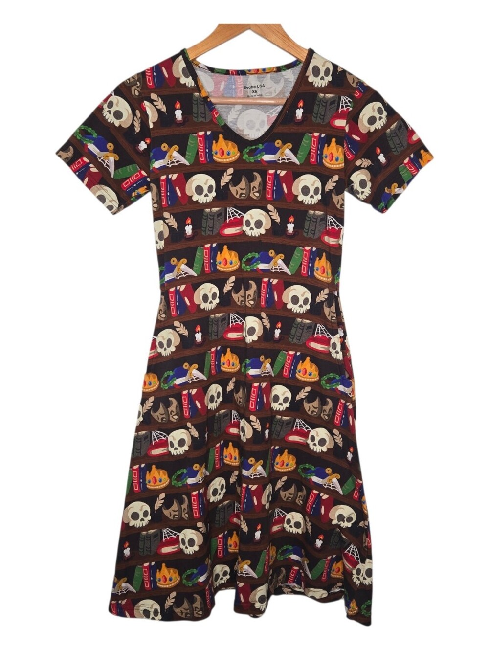 Svaha USA Womens Brown Witchy Bookshelf Print V Neck Short Sleeve Dress XS